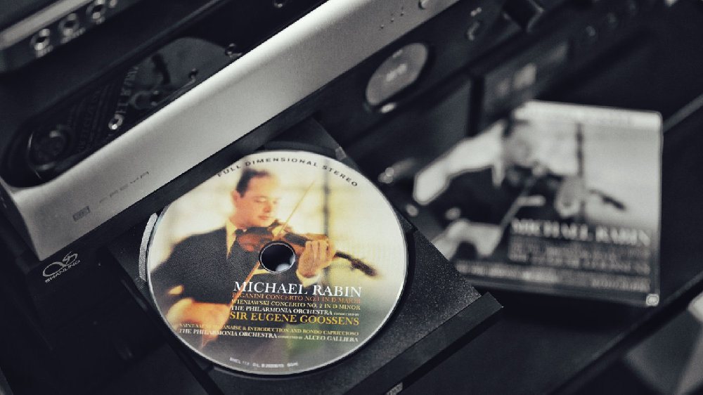 唱片不止為師還能為友！年輕音樂發(fā)燒友的第一部臺式CD音樂播放器